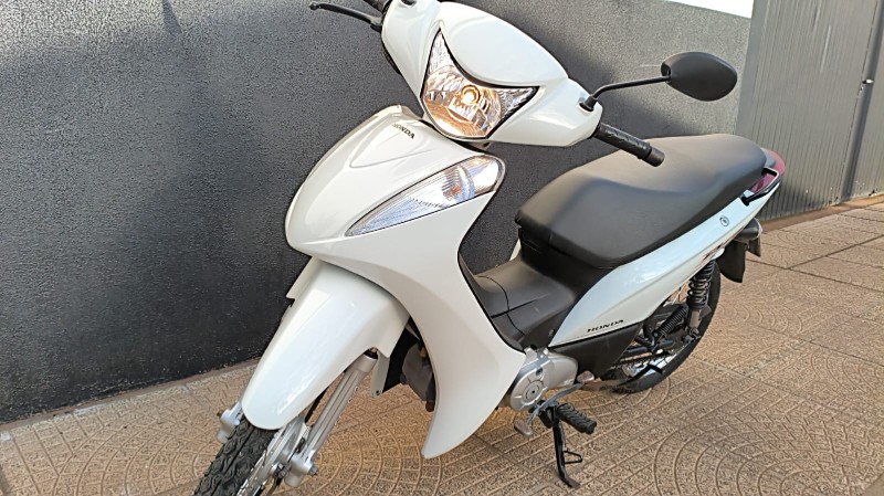 HONDA MOTOS BIZ 110I 2017/2017 ADRIANO VEÍCULOS CRUZEIRO DO SUL / Carros no Vale HONDA MOTOS BIZ 110I 2017/2017 ADRIANO VEÍCULOS CRUZEIRO DO SUL / Carros no Vale