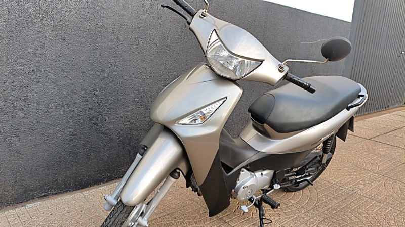 HONDA MOTOS BIZ 125 KS 2008/2009 ADRIANO VEÍCULOS CRUZEIRO DO SUL / Carros no Vale HONDA MOTOS BIZ 125 KS 2008/2009 ADRIANO VEÍCULOS CRUZEIRO DO SUL / Carros no Vale