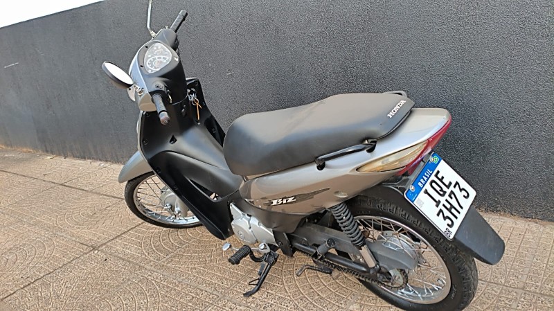 HONDA MOTOS BIZ 125 KS 2008/2009 ADRIANO VEÍCULOS CRUZEIRO DO SUL / Carros no Vale HONDA MOTOS BIZ 125 KS 2008/2009 ADRIANO VEÍCULOS CRUZEIRO DO SUL / Carros no Vale