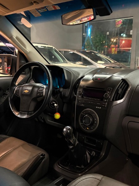 CHEVROLET S10 2.4 LTZ 4X2 CD 2012/2013 JM AUTOMÓVEIS VENÂNCIO AIRES / Carros no Vale
