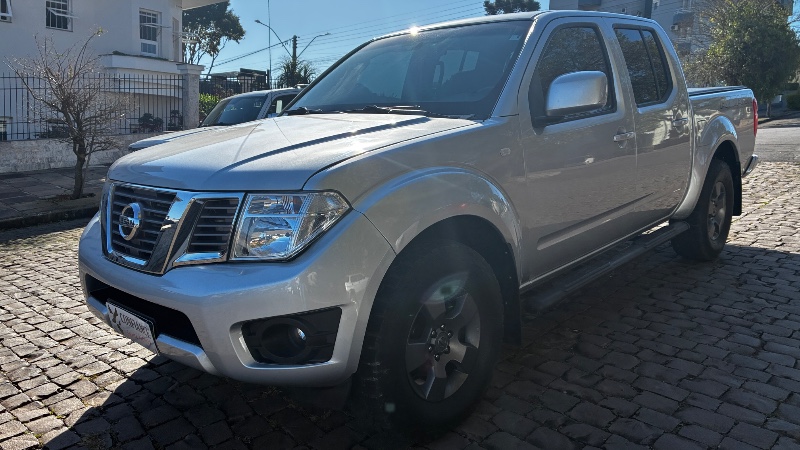 NISSAN FRONTIER 2.5 S 4X4 CD TURBO ELETRONIC DIESEL 4P MANUAL 2013/2014 COMPLETO VEÍCULOS GUAPORÉ / Carros no Vale