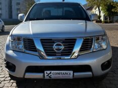 NISSAN FRONTIER 2.5 S 4X4 CD TURBO ELETRONIC DIESEL 4P MANUAL 2013/2014 COMPLETO VEÍCULOS GUAPORÉ / Carros no Vale