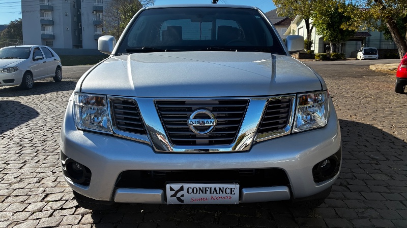 NISSAN FRONTIER 2.5 S 4X4 CD TURBO ELETRONIC DIESEL 4P MANUAL 2013/2014 COMPLETO VEÍCULOS GUAPORÉ / Carros no Vale