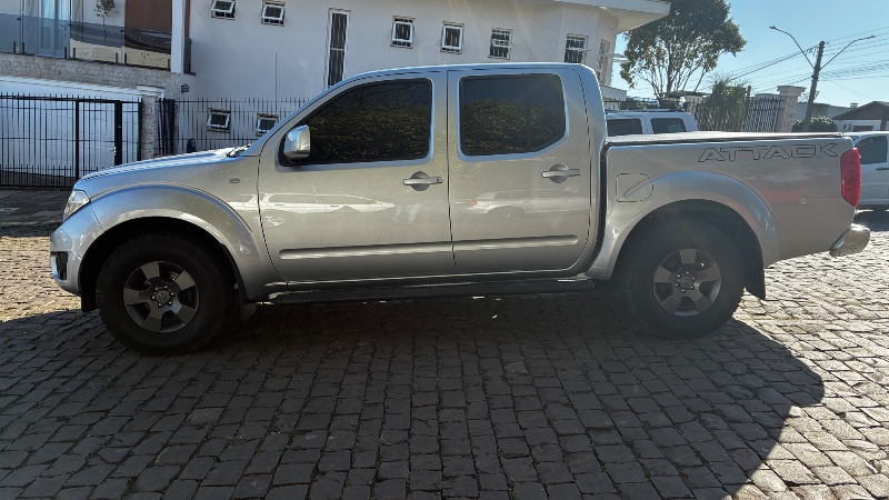 NISSAN FRONTIER 2.5 S 4X4 CD TURBO ELETRONIC DIESEL 4P MANUAL 2013/2014 COMPLETO VEÍCULOS GUAPORÉ / Carros no Vale