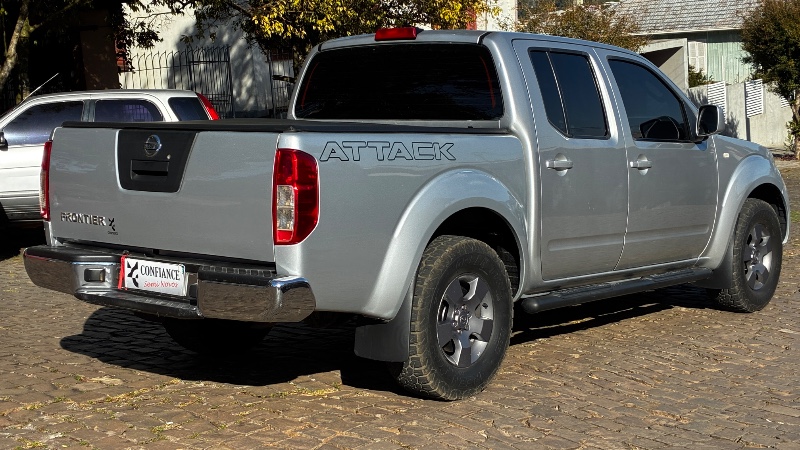NISSAN FRONTIER 2.5 S 4X4 CD TURBO ELETRONIC DIESEL 4P MANUAL 2013/2014 COMPLETO VEÍCULOS GUAPORÉ / Carros no Vale
