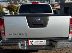 NISSAN FRONTIER 2.5 S 4X4 CD TURBO ELETRONIC DIESEL 4P MANUAL 2013/2014 COMPLETO VEÍCULOS GUAPORÉ / Carros no Vale