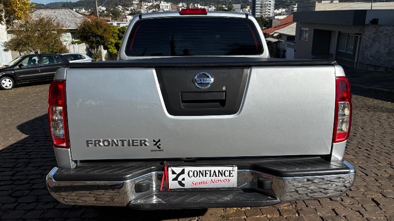 NISSAN FRONTIER 2.5 S 4X4 CD TURBO ELETRONIC DIESEL 4P MANUAL 2013/2014 COMPLETO VEÍCULOS GUAPORÉ / Carros no Vale