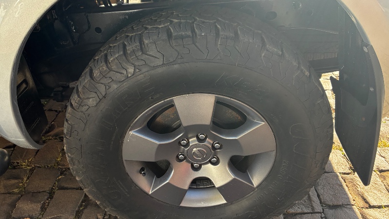 NISSAN FRONTIER 2.5 S 4X4 CD TURBO ELETRONIC DIESEL 4P MANUAL 2013/2014 COMPLETO VEÍCULOS GUAPORÉ / Carros no Vale