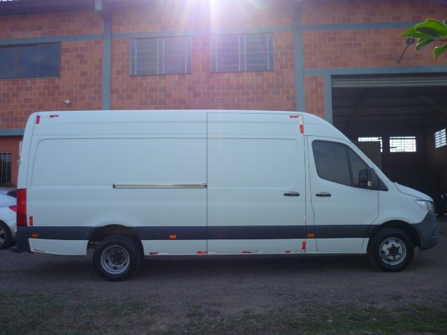 MERCEDES-BENZ SPRINTER 516 CDI 2019/2020 PREMIUM AUTOMÓVEIS ARROIO DO MEIO / Carros no Vale
