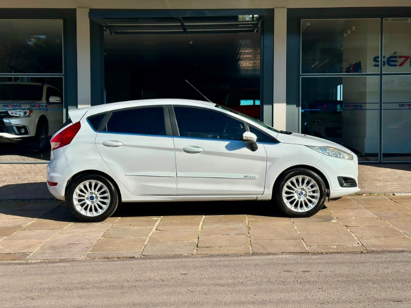 FORD FIESTA TITANIUM 1.6 2014/2014 SÉTIMA VEÍCULOS GUAPORÉ / Carros no Vale FORD FIESTA TITANIUM 1.6 2014/2014 SÉTIMA VEÍCULOS GUAPORÉ / Carros no Vale