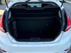 FORD FIESTA TITANIUM 1.6 2014/2014 SÉTIMA VEÍCULOS GUAPORÉ / Carros no Vale