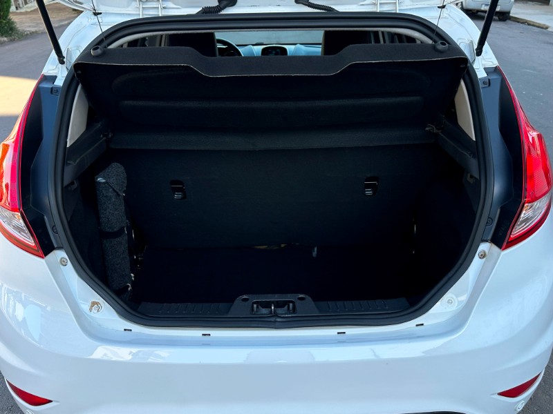 FORD FIESTA TITANIUM 1.6 2014/2014 SÉTIMA VEÍCULOS GUAPORÉ / Carros no Vale FORD FIESTA TITANIUM 1.6 2014/2014 SÉTIMA VEÍCULOS GUAPORÉ / Carros no Vale