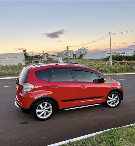 HONDA FIT TWIST 1.5 2012/2013 PREMIUM AUTOMÓVEIS ARROIO DO MEIO / Carros no Vale