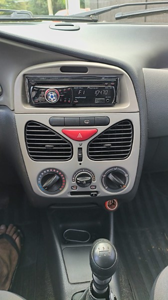 FIAT PALIO 1.0 8V 2003/2004 ADRIANO VEÍCULOS CRUZEIRO DO SUL / Carros no Vale FIAT PALIO 1.0 8V 2003/2004 ADRIANO VEÍCULOS CRUZEIRO DO SUL / Carros no Vale