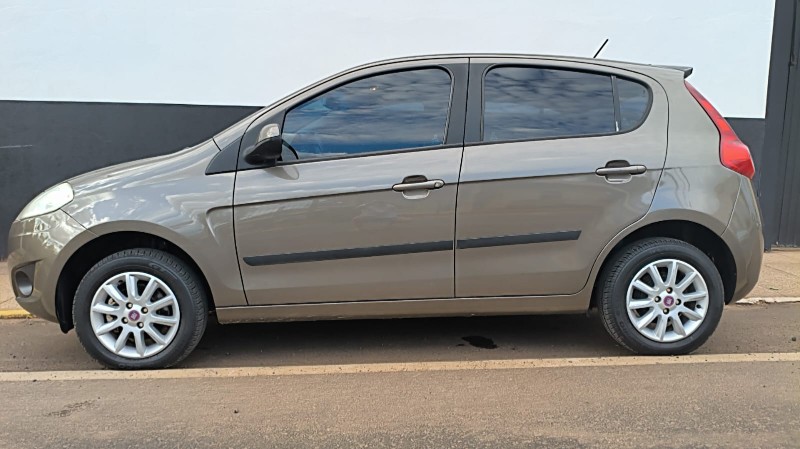 FIAT PALIO 1.0 ATTRACTIVE 8V 2012/2013 ADRIANO VEÍCULOS CRUZEIRO DO SUL / Carros no Vale