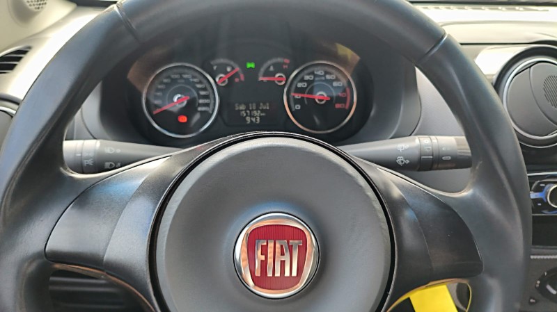 FIAT PALIO 1.0 ATTRACTIVE 8V 2012/2013 ADRIANO VEÍCULOS CRUZEIRO DO SUL / Carros no Vale