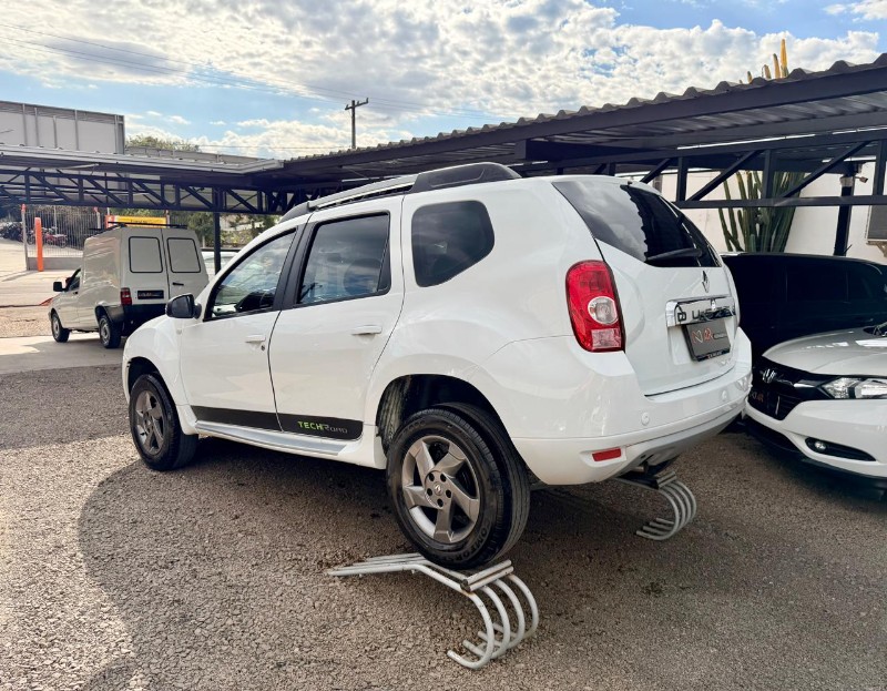 RENAULT DUSTER 1.6 TECHROAD 4X2 16V FLEX 4P MANUAL /2014 AR MULTIMARCAS VENÂNCIO AIRES / Carros no Vale