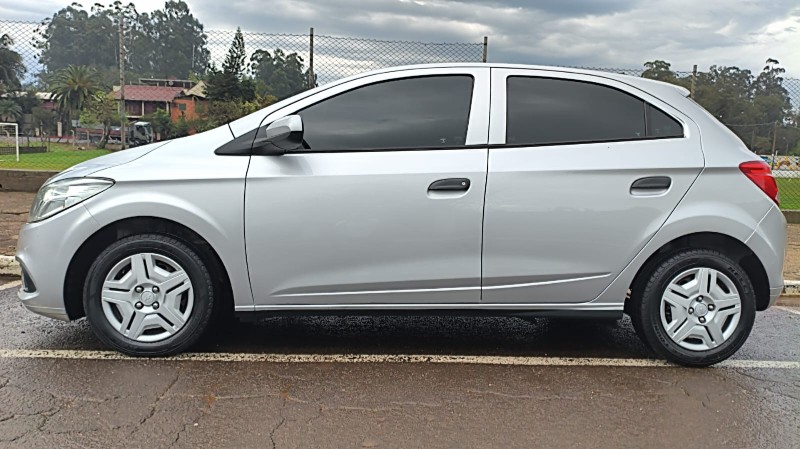 CHEVROLET ONIX 1.0 MT JOY 2017/2018 ADRIANO VEÍCULOS CRUZEIRO DO SUL / Carros no Vale