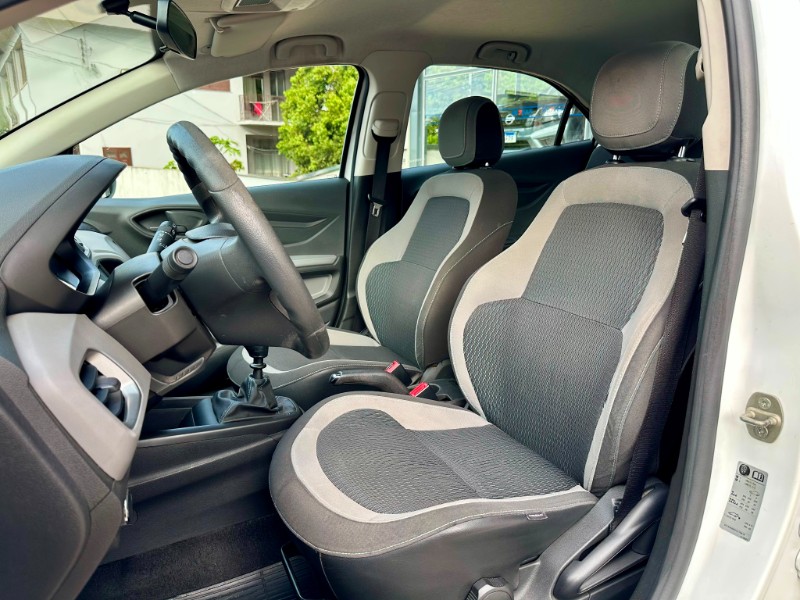 CHEVROLET ONIX LT 1.0 2014/2015 SÉTIMA VEÍCULOS GUAPORÉ / Carros no Vale