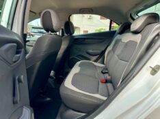 CHEVROLET ONIX LT 1.0 2014/2015 SÉTIMA VEÍCULOS GUAPORÉ / Carros no Vale