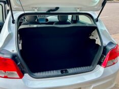 CHEVROLET ONIX LT 1.0 2014/2015 SÉTIMA VEÍCULOS GUAPORÉ / Carros no Vale