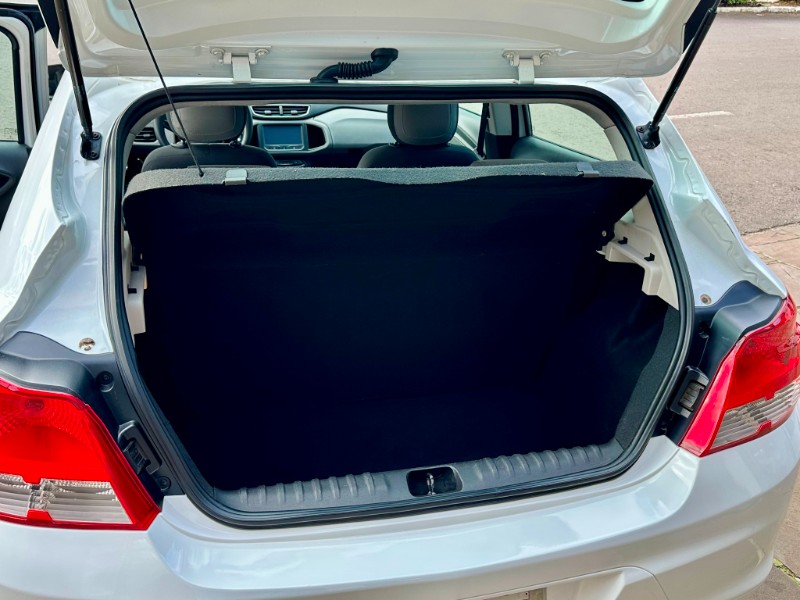 CHEVROLET ONIX LT 1.0 2014/2015 SÉTIMA VEÍCULOS GUAPORÉ / Carros no Vale