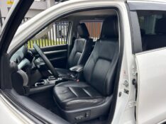 TOYOTA HILUX CD SRX 4X4 2.8 TDI 16V DIESEL AUT. 2017/2017 LS MULTIMARCAS VENÂNCIO AIRES / Carros no Vale