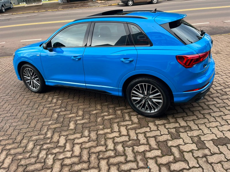 AUDI Q3 1.4 35 TFSI GASOLINA BLACK S TRONIC 2020/2020 TIAGO AUTOMÓVEIS VENÂNCIO AIRES / Carros no Vale AUDI Q3 1.4 35 TFSI GASOLINA BLACK S TRONIC 2020/2020 TIAGO AUTOMÓVEIS VENÂNCIO AIRES / Carros no Vale