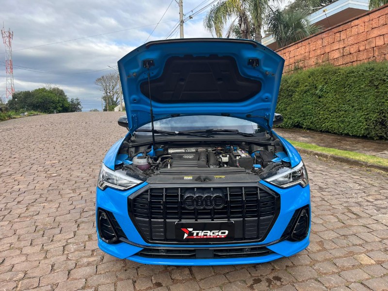 AUDI Q3 1.4 35 TFSI GASOLINA BLACK S TRONIC 2020/2020 TIAGO AUTOMÓVEIS VENÂNCIO AIRES / Carros no Vale AUDI Q3 1.4 35 TFSI GASOLINA BLACK S TRONIC 2020/2020 TIAGO AUTOMÓVEIS VENÂNCIO AIRES / Carros no Vale