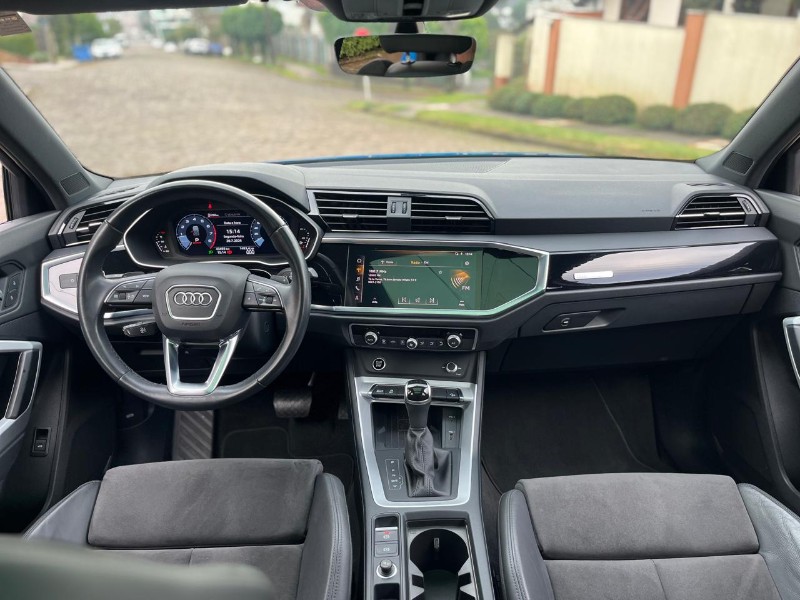 AUDI Q3 1.4 35 TFSI GASOLINA BLACK S TRONIC 2020/2020 TIAGO AUTOMÓVEIS VENÂNCIO AIRES / Carros no Vale AUDI Q3 1.4 35 TFSI GASOLINA BLACK S TRONIC 2020/2020 TIAGO AUTOMÓVEIS VENÂNCIO AIRES / Carros no Vale