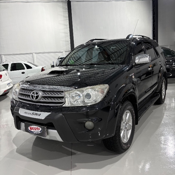 TOYOTA HILUX CD SRV D4-D 4X4 3.0 TDI DIESEL AUT /2010 NEURI VEÍCULOS LAJEADO / Carros no Vale TOYOTA HILUX CD SRV D4-D 4X4 3.0 TDI DIESEL AUT /2010 NEURI VEÍCULOS LAJEADO / Carros no Vale
