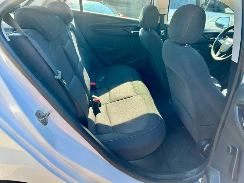 CHEVROLET ONIX 1.0 LT /2015 AR MULTIMARCAS VENÂNCIO AIRES / Carros no Vale