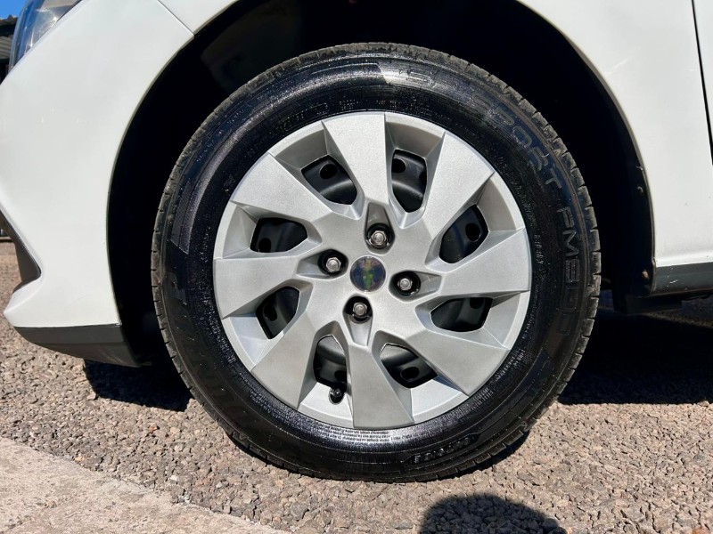 CHEVROLET ONIX 1.0 LT /2015 AR MULTIMARCAS VENÂNCIO AIRES / Carros no Vale