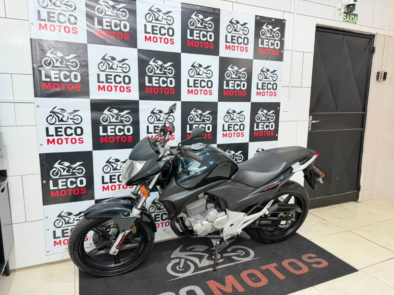 HONDA MOTOS CB 300R 2012/2012 LECO MOTOS VENÂNCIO AIRES / Carros no Vale HONDA MOTOS CB 300R 2012/2012 LECO MOTOS VENÂNCIO AIRES / Carros no Vale