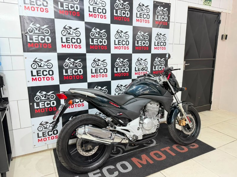 HONDA MOTOS CB 300R 2012/2012 LECO MOTOS VENÂNCIO AIRES / Carros no Vale HONDA MOTOS CB 300R 2012/2012 LECO MOTOS VENÂNCIO AIRES / Carros no Vale
