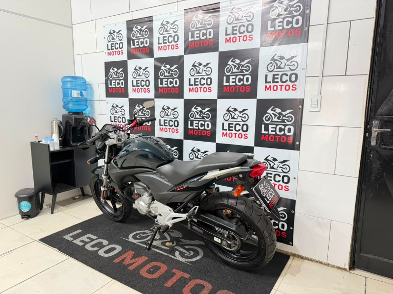 HONDA MOTOS CB 300R 2012/2012 LECO MOTOS VENÂNCIO AIRES / Carros no Vale HONDA MOTOS CB 300R 2012/2012 LECO MOTOS VENÂNCIO AIRES / Carros no Vale