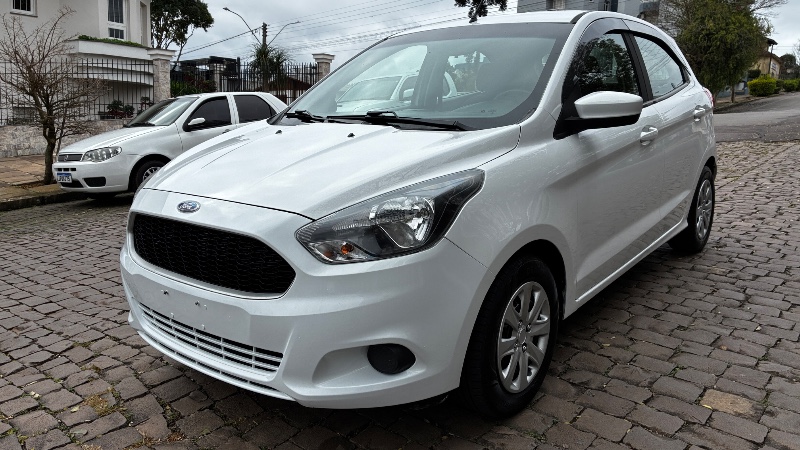 FORD KA 1.0 SE 12V FLEX 4P MANUAL 2017/2018 COMPLETO VEÍCULOS GUAPORÉ / Carros no Vale