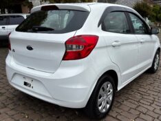 FORD KA 1.0 SE 12V FLEX 4P MANUAL 2017/2018 COMPLETO VEÍCULOS GUAPORÉ / Carros no Vale