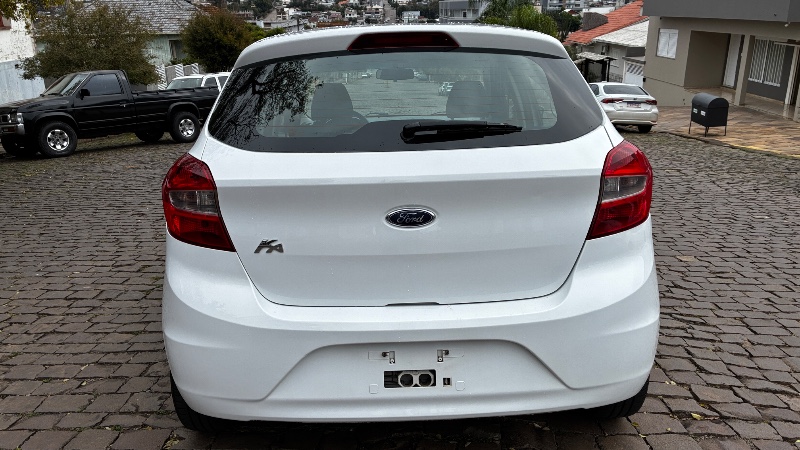 FORD KA 1.0 SE 12V FLEX 4P MANUAL 2017/2018 COMPLETO VEÍCULOS GUAPORÉ / Carros no Vale