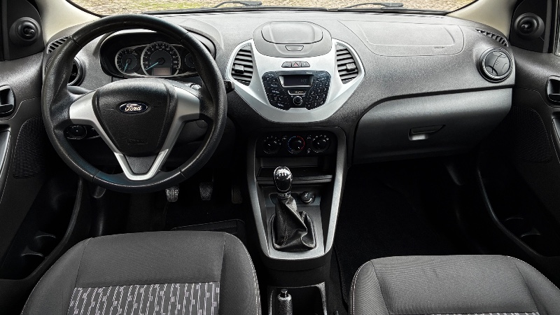 FORD KA 1.0 SE 12V FLEX 4P MANUAL 2017/2018 COMPLETO VEÍCULOS GUAPORÉ / Carros no Vale