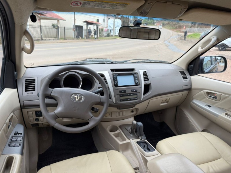 TOYOTA HILUX SW4 SRV 3.0 4X4 2008/2008 SÉTIMA VEÍCULOS GUAPORÉ / Carros no Vale TOYOTA HILUX SW4 SRV 3.0 4X4 2008/2008 SÉTIMA VEÍCULOS GUAPORÉ / Carros no Vale