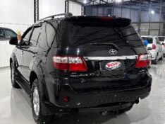 TOYOTA HILUX 3.0 SRV 4X4 CD 7 LUGARES 16V TURBO INTERCOOLER 2010/2010 NEURI VEÍCULOS LAJEADO / Carros no Vale