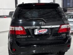TOYOTA HILUX 3.0 SRV 4X4 CD 7 LUGARES 16V TURBO INTERCOOLER 2010/2010 NEURI VEÍCULOS LAJEADO / Carros no Vale