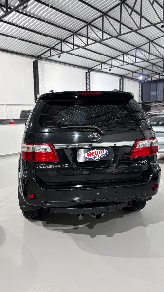 TOYOTA HILUX 3.0 SRV 4X4 CD 7 LUGARES 16V TURBO INTERCOOLER 2010/2010 NEURI VEÍCULOS LAJEADO / Carros no Vale