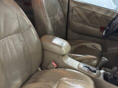 TOYOTA HILUX 3.0 SRV 4X4 CD 7 LUGARES 16V TURBO INTERCOOLER 2010/2010 NEURI VEÍCULOS LAJEADO / Carros no Vale