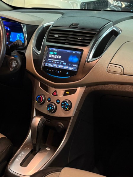 CHEVROLET TRACKER 1.8 LTZ 2013/2014 JM AUTOMÓVEIS VENÂNCIO AIRES / Carros no Vale