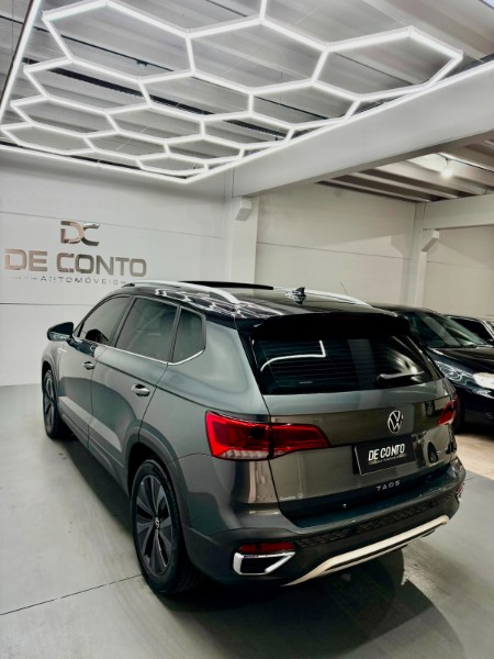 VOLKSWAGEN TAOS 1.4 16V HIGHLINE TSI 2022/2022 DE CONTO AUTOMÓVEIS SARANDI / Carros no Vale VOLKSWAGEN TAOS 1.4 16V HIGHLINE TSI 2022/2022 DE CONTO AUTOMÓVEIS SARANDI / Carros no Vale