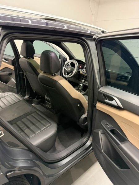 VOLKSWAGEN TAOS 1.4 16V HIGHLINE TSI 2022/2022 DE CONTO AUTOMÓVEIS SARANDI / Carros no Vale VOLKSWAGEN TAOS 1.4 16V HIGHLINE TSI 2022/2022 DE CONTO AUTOMÓVEIS SARANDI / Carros no Vale