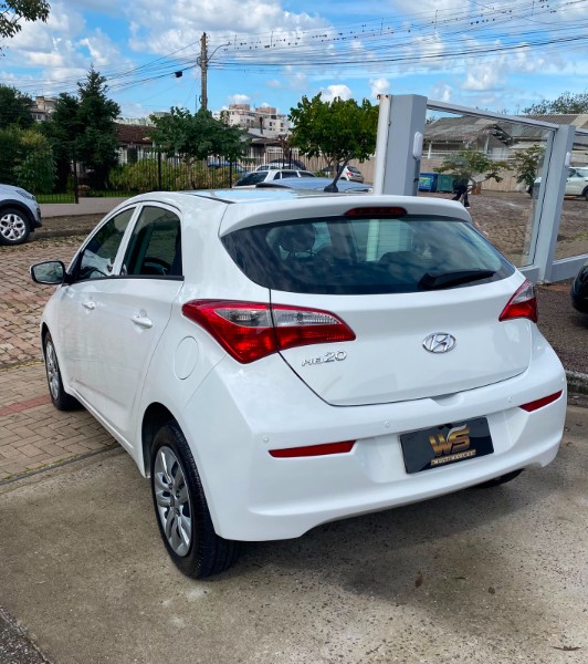 HYUNDAI HB20 1.0 COMFORT PLUS 12V FLEX 4P MANUAL 2018/2018 WS MULTIMARCAS VENÂNCIO AIRES / Carros no Vale