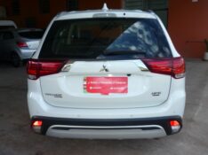 MITSUBISHI OUTLANDER 2.2 4X4 16V DIESEL 4P AUTOMÁTICO 2018/2019 PREMIUM AUTOMÓVEIS ARROIO DO MEIO / Carros no Vale